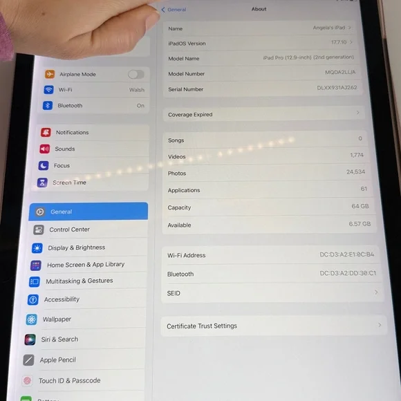 iPad Pro 12.9 Inch 2nd Generation. Excellent Condition - Picture 6 of 6